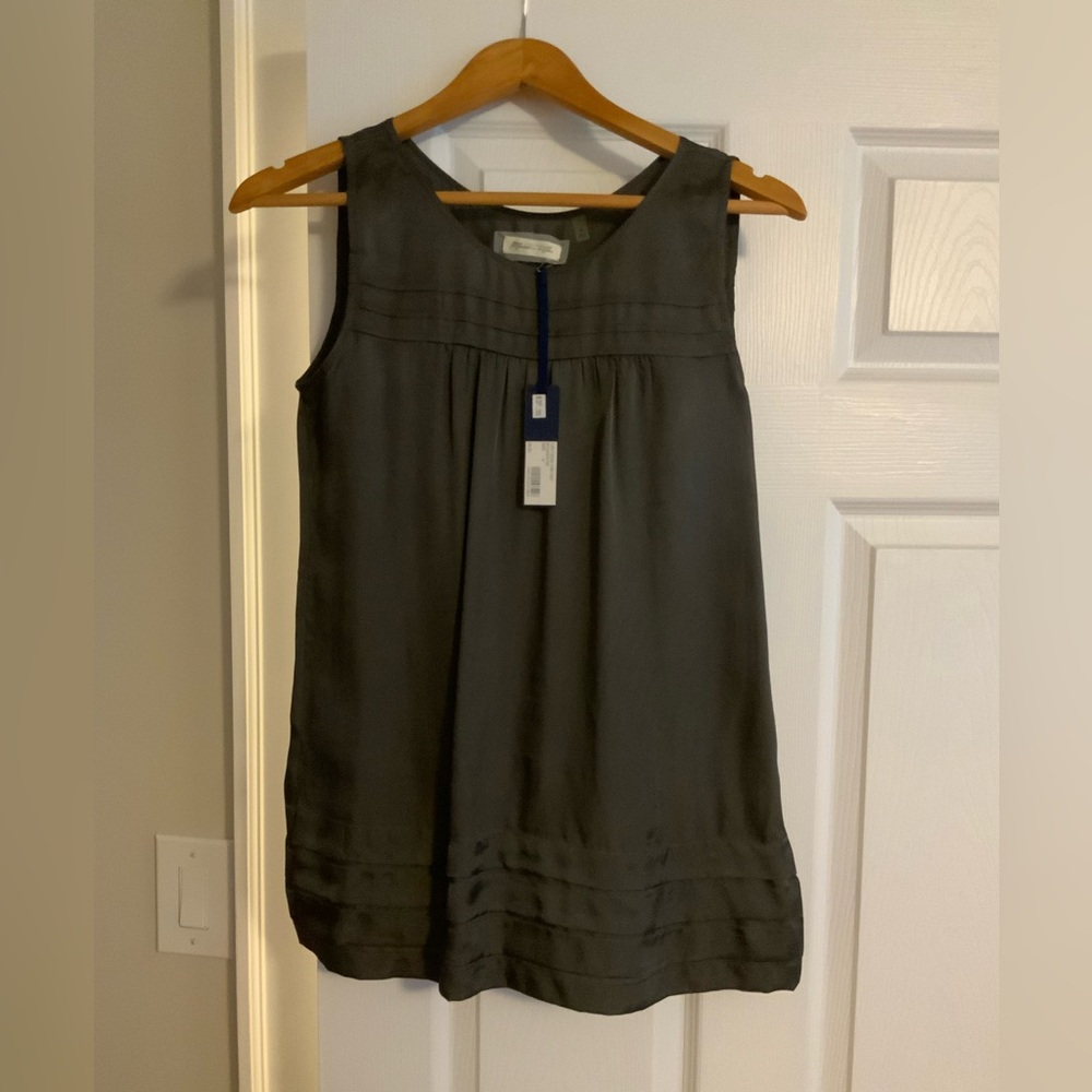 Elegant Gray Sleeveless Top - tunic length Vintage Martin & Osa